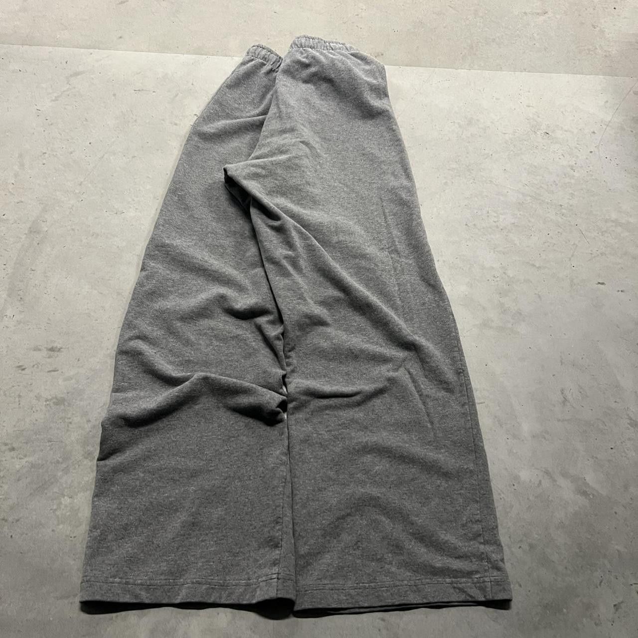 Vintage Vintage Y2K/2000s Baggy Grey Sweatpants with adjustable waistband and a drawstring and pockets! Size US 34 / EU 50 - 5 Thumbnail