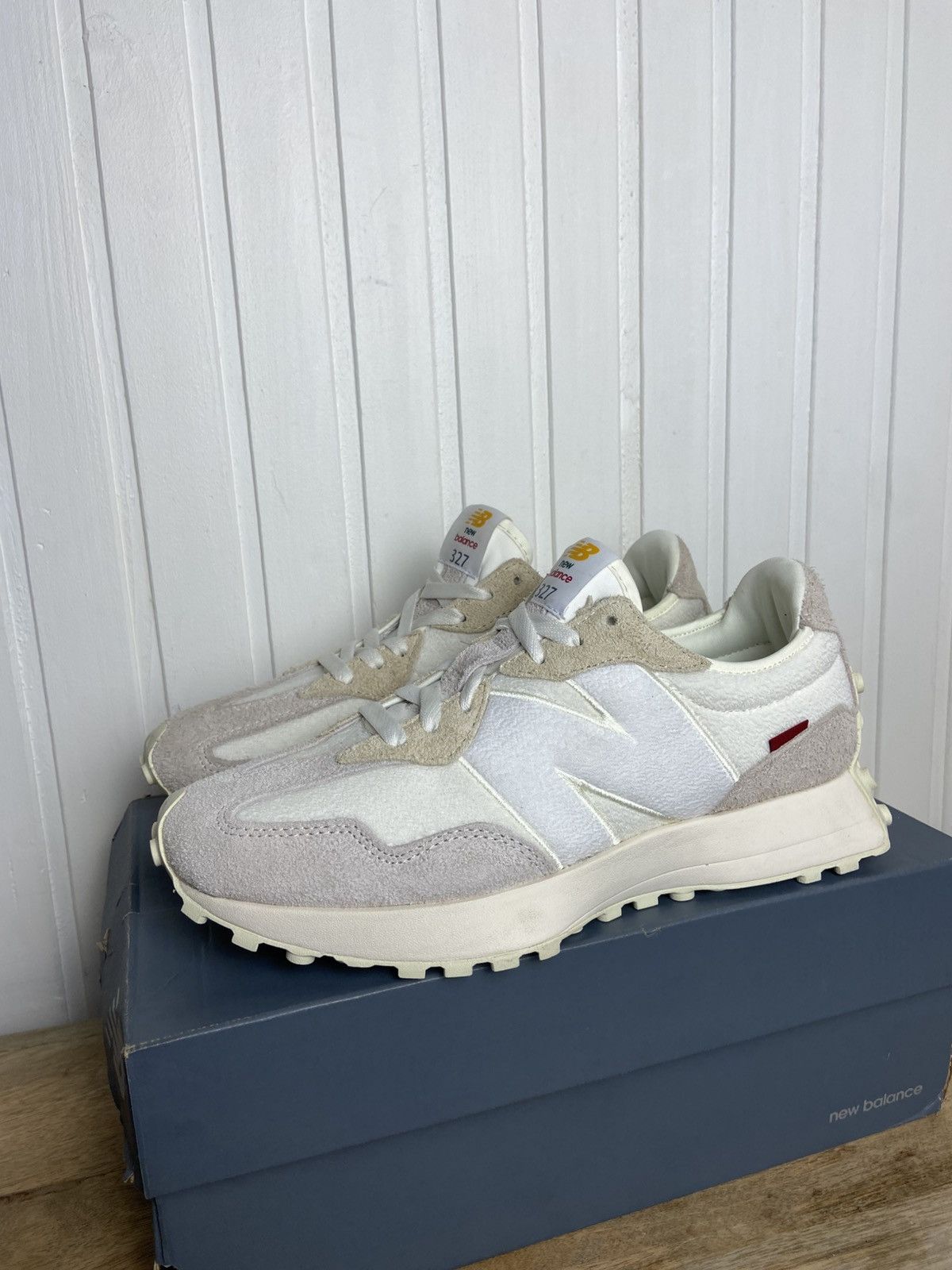 New Balance New Balance 327 "Beige Timberwolf" New Authentic 10US Size US 10 / EU 43 - 1 Thumbnail