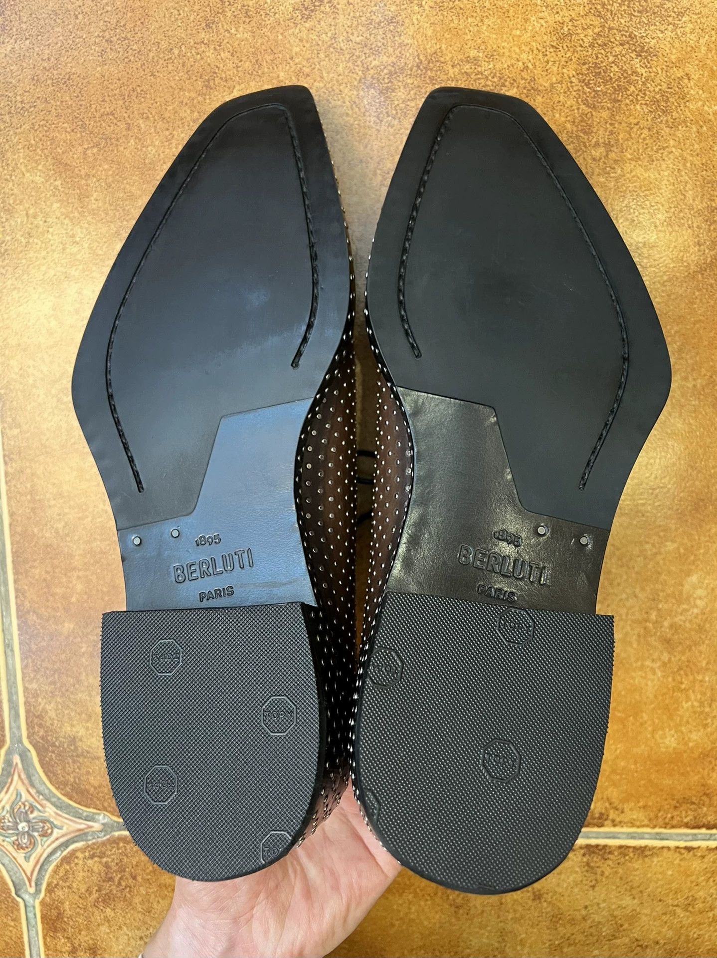 Berluti BERLUTI Rivet Blade US7 Lightly Worn w/ Dust Bag Size US 7 / EU 40 - 7 Thumbnail