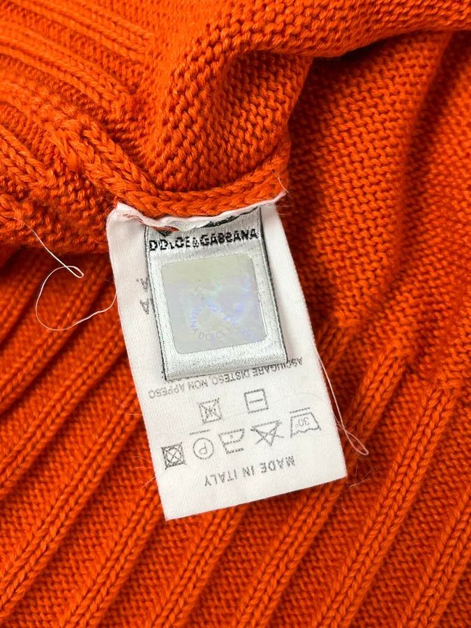 Dolce & Gabbana 1990s Dolce & Gabbana Orange V Neck Wool Sweater Size US M / EU 48-50 / 2 - 11 Thumbnail