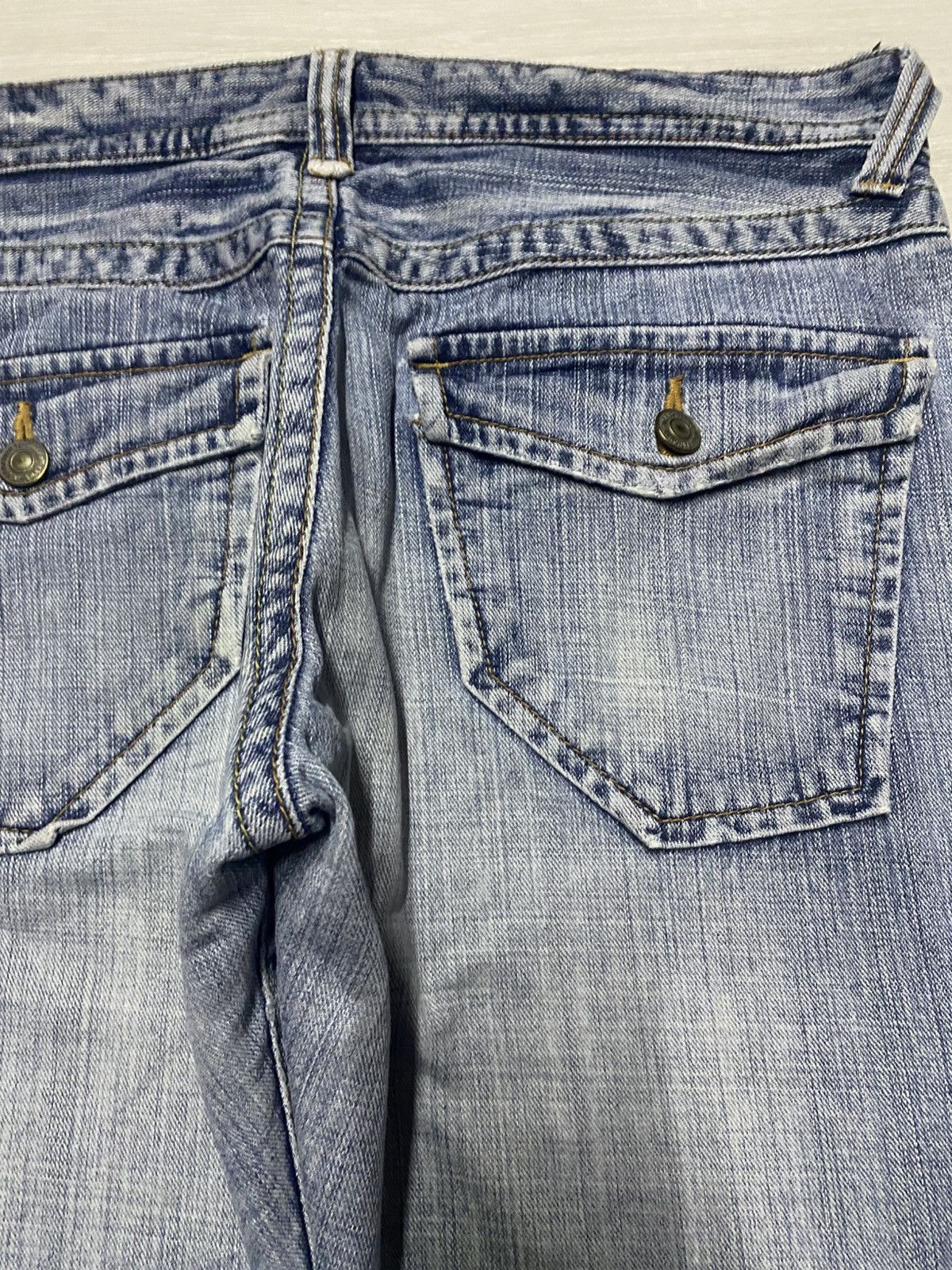 Japanese Brand Vintage Japanese Brand Light Wash Distressed Baggy Jeans Size US 36 / EU 52 - 10 Thumbnail
