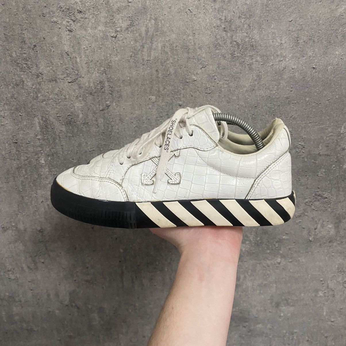 Off-White Off White Vulcanized Low Top White Sneakers Size US 8 / EU 41 - 8 Thumbnail