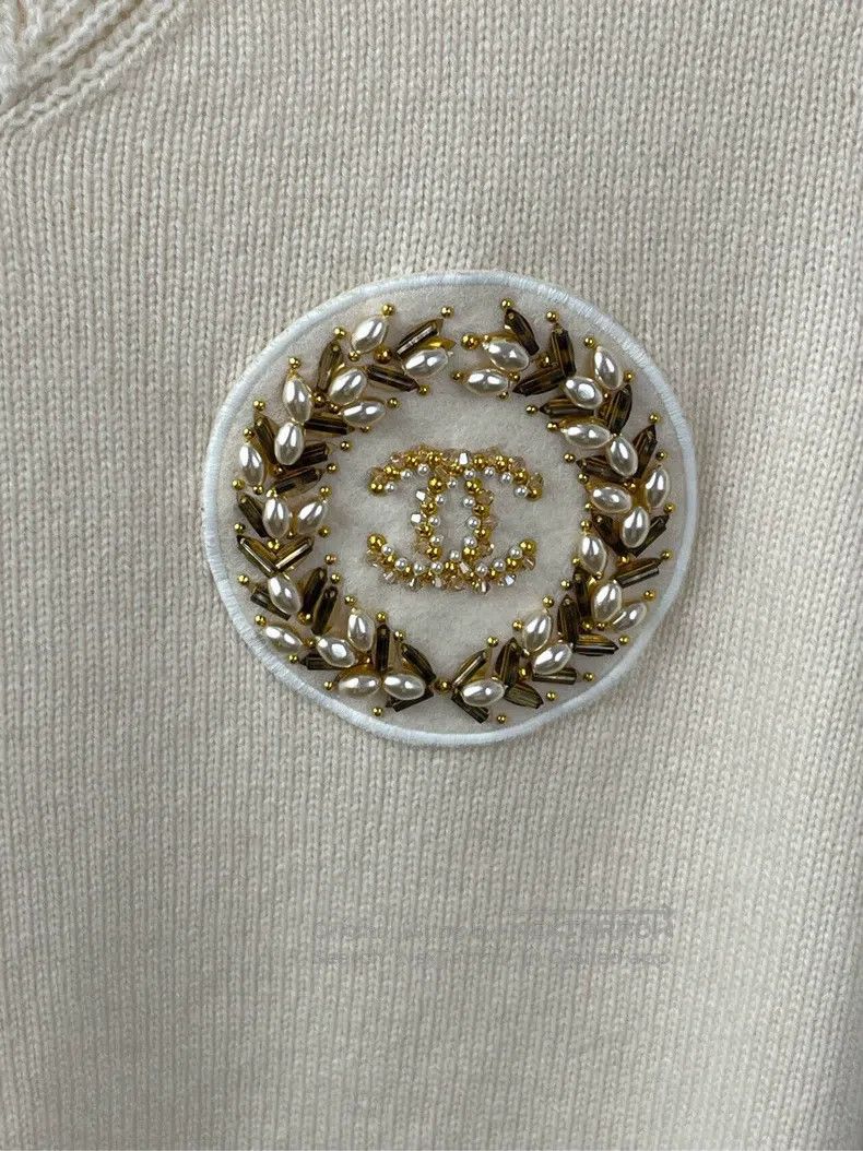 Chanel Chanel White rhinestone letter logo long-sleeved knitwear Size XXS / US 00 / IT 34 - 3 Thumbnail
