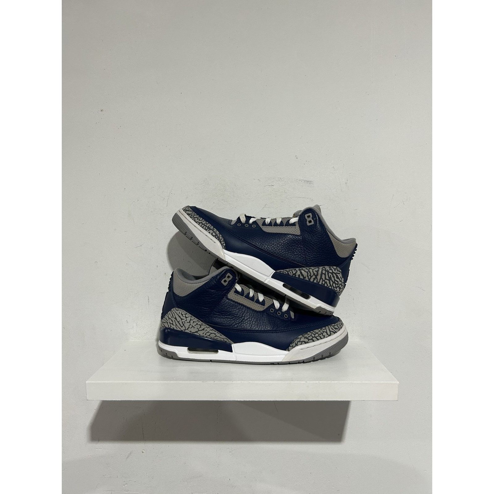 Nike JORDAN 3 RETRO GEORGETOWN SIZE 9.5 PREOWNED Size US 9.5 / EU 42-43 - 1 Thumbnail