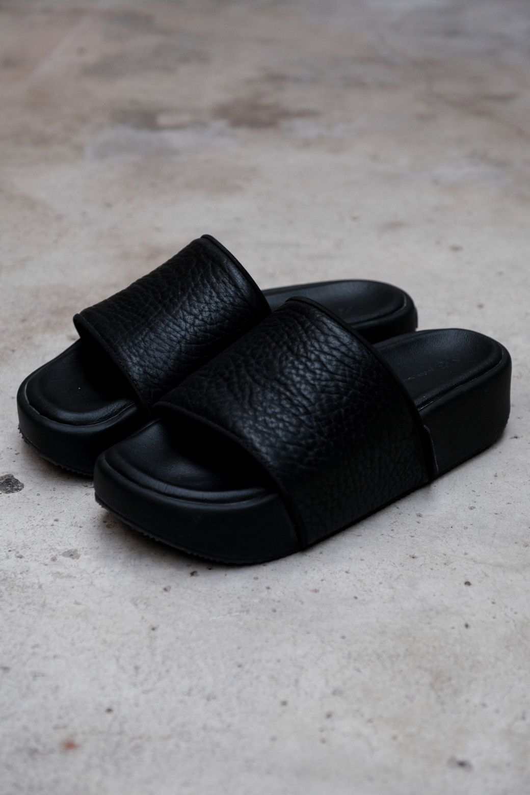 Y-3 Y-3 Yohji Yamamoto Slide Sandals Black Size US 7 / EU 40 - 1 Thumbnail