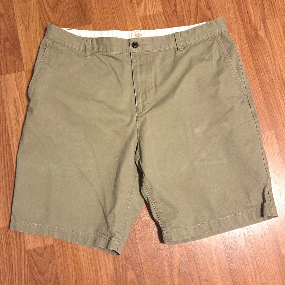 Dockers Dockers Khaki Shorts - Men's Size 38 - Great Condition! Size US 38 / EU 54 - 1 Thumbnail
