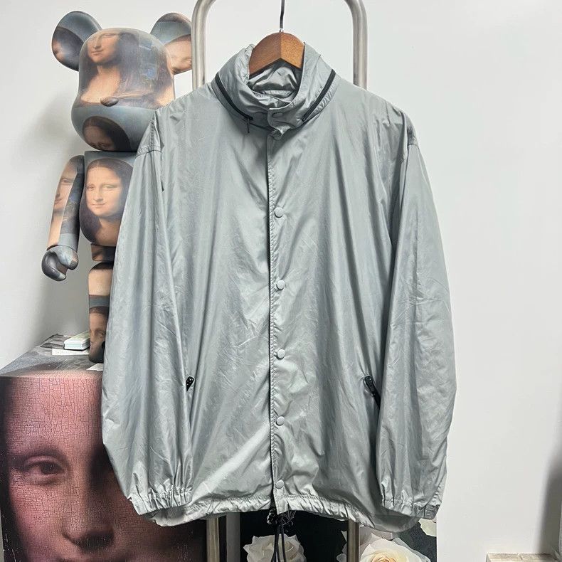 Balenciaga Balenciaga Back Logo Windbreaker Size US XXS / EU 40 - 1 Thumbnail