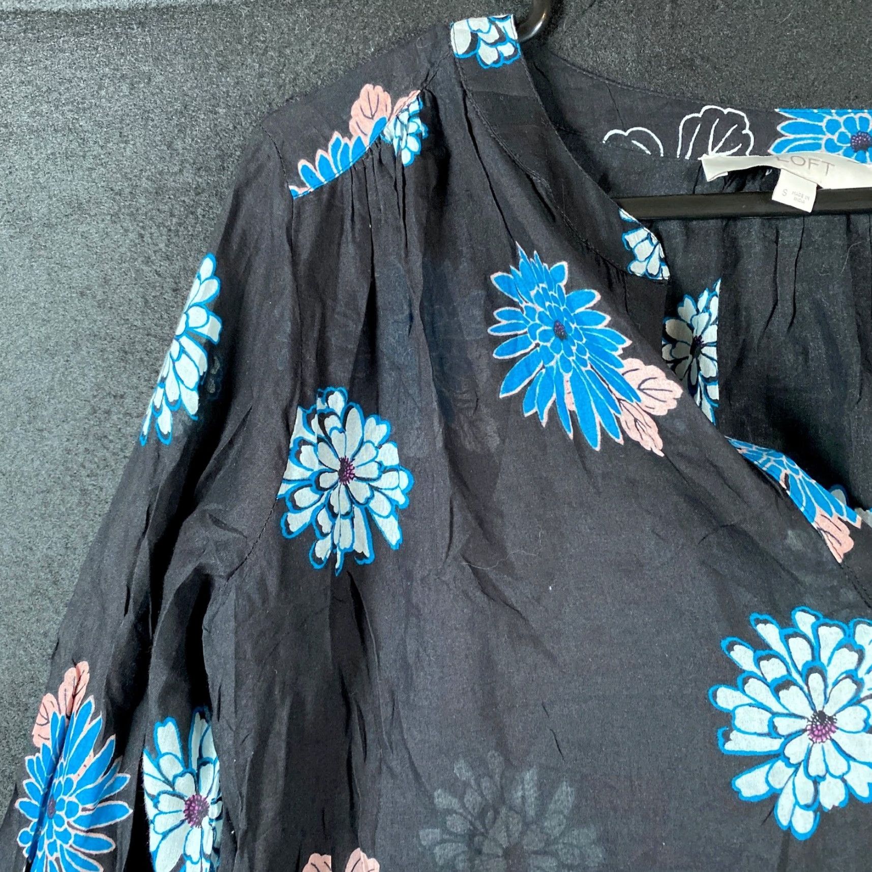 Loft VINTAGE LOFT Blouse Womens Black Floral Sheer Long Sleeve V Neck Tunic S Size S / US 4 / IT 40 - 3 Thumbnail