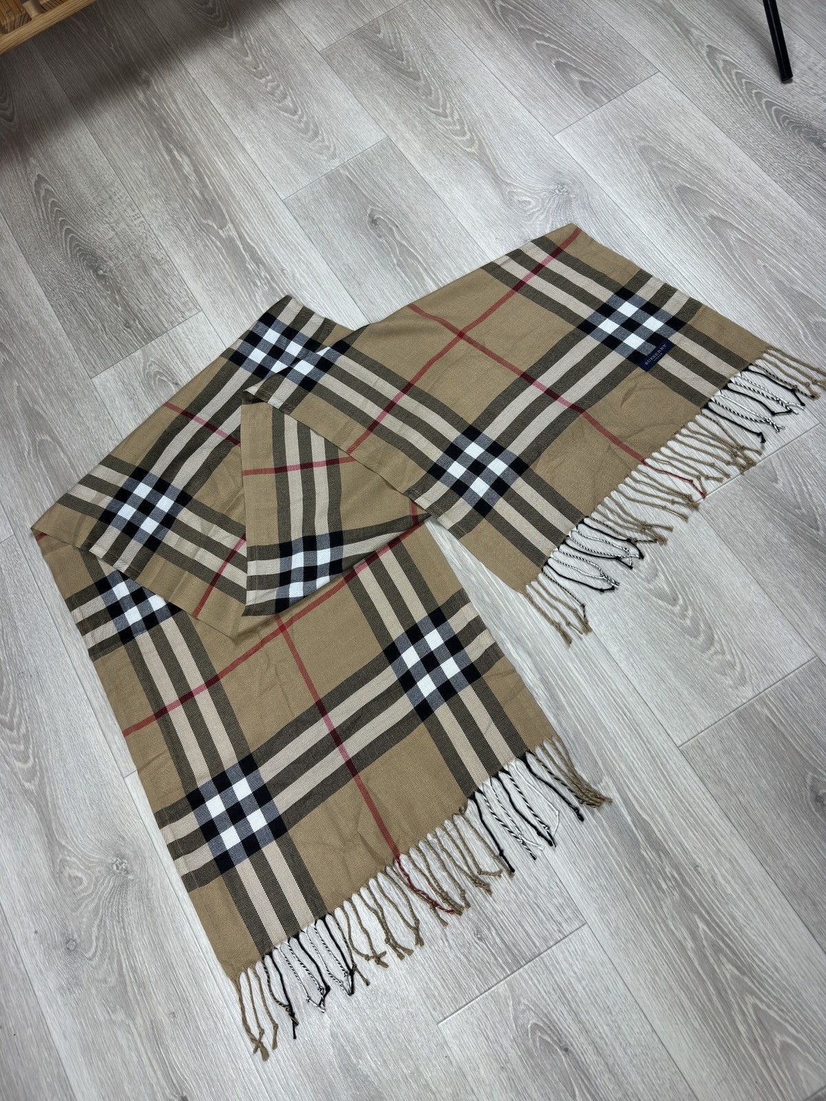 Burberry Vintage Burberry London Scraf Size ONE SIZE - 8 Thumbnail