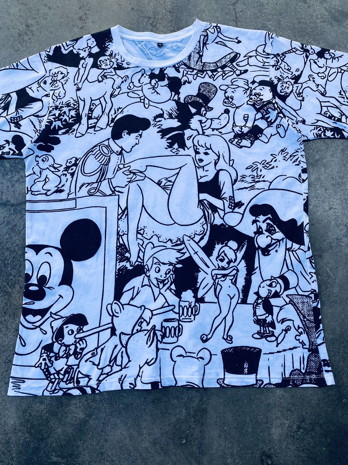 Vintage Vintage Over Print Cartoon Tees Size US L / EU 52-54 / 3 - 4 Thumbnail