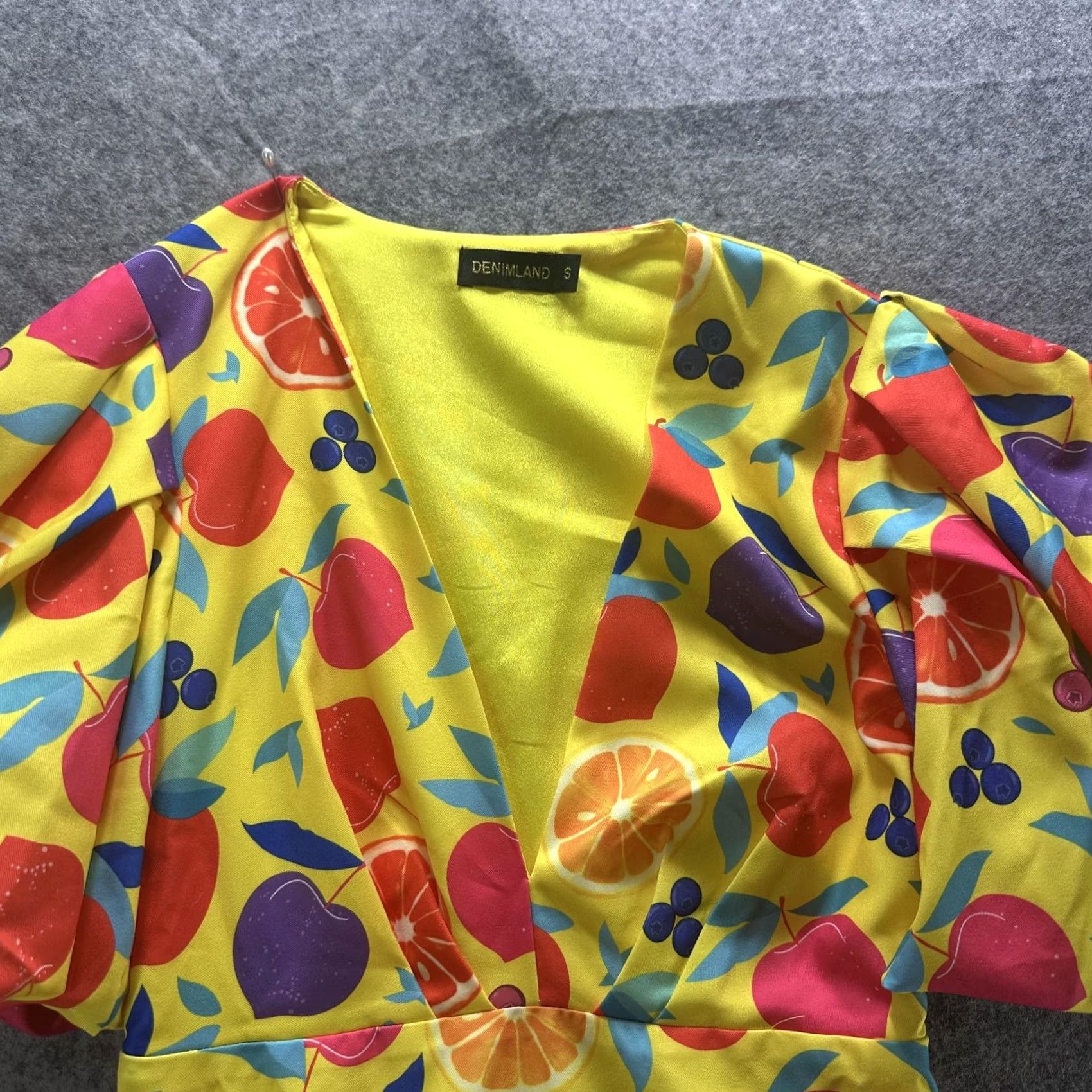 Vintage DENIMLAND Dress Womens S Yellow Fruit Print V Neck Puff Sleeve Ruffle Mini Size S / US 4 / IT 40 - 3 Thumbnail