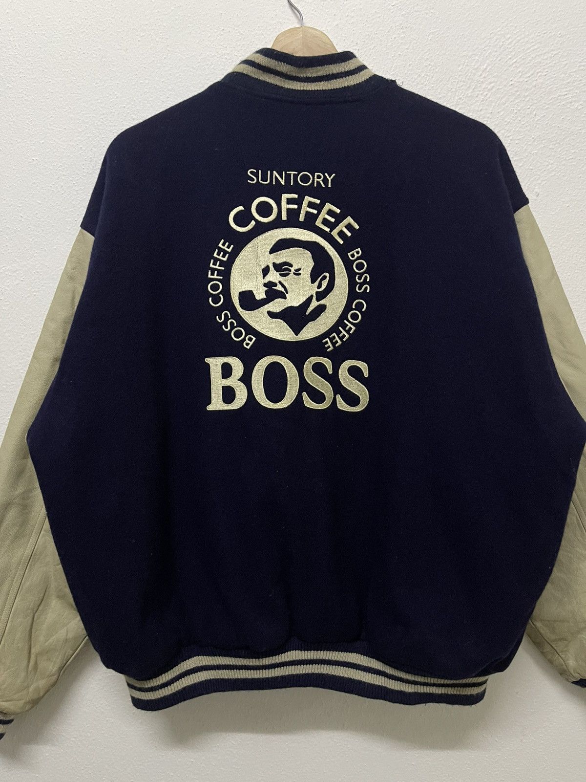 Japanese Brand 2000s SUNTORY BOSS COFFEE VARSITY LEATHER SLEEVE DISTRESSED Size US M / EU 48-50 / 2 - 13 Thumbnail
