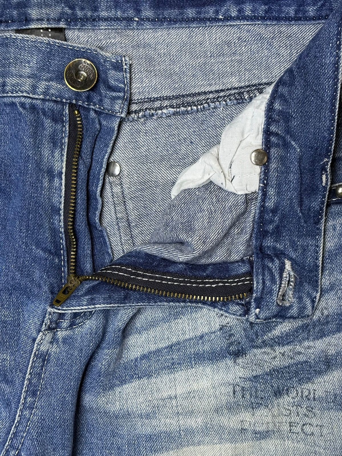 Japanese Brand Vintage Japanese Brand Mud Wash Studded Printed Baggy Jeans Size US 32 / EU 48 - 9 Thumbnail