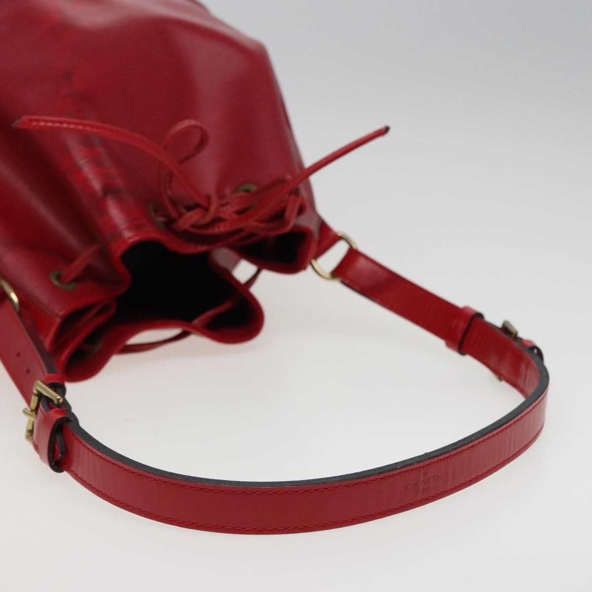 Louis Vuitton LOUIS VUITTON Epi Petit Noe Shoulder Bag Red M44107 Size ONE SIZE - 7 Thumbnail