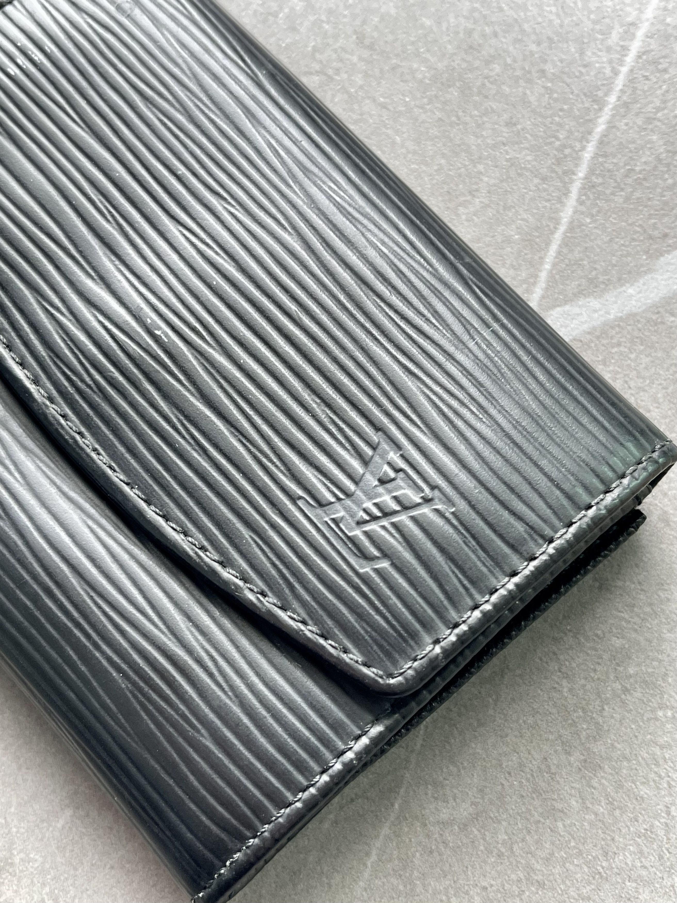 Louis Vuitton Louis Vuitton Epi Leather Black Coin Purse Card Holder Size ONE SIZE - 2 Thumbnail