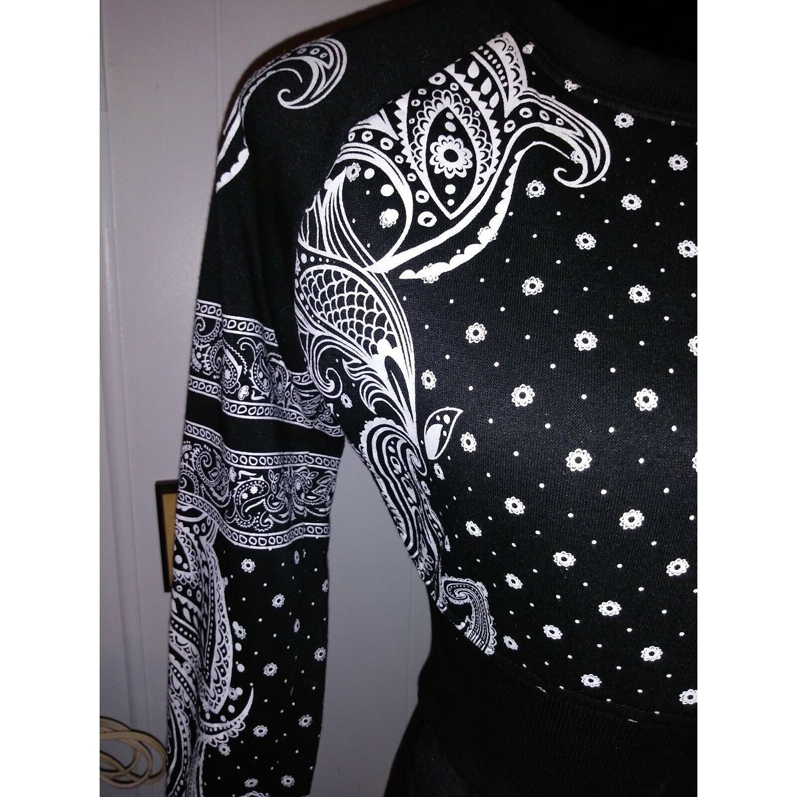 Vintage sweater sweatshirt Pullover Paisley cropped top Sz S/M Size M / US 6-8 / IT 42-44 - 7 Thumbnail