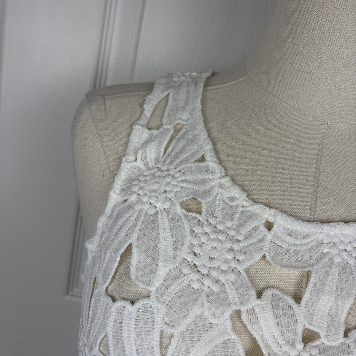 Forever 21 Forever 21 white floral lace tank top Size S / US 4 / IT 40 - 3 Thumbnail