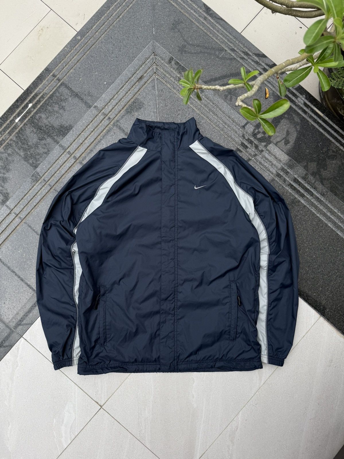 Nike 90’s NIKE RARE SWOOSH Y2K RETRO NYLON ZIPLOGO VINTAGE JACKET Size US M / EU 48-50 / 2 - 2 Thumbnail