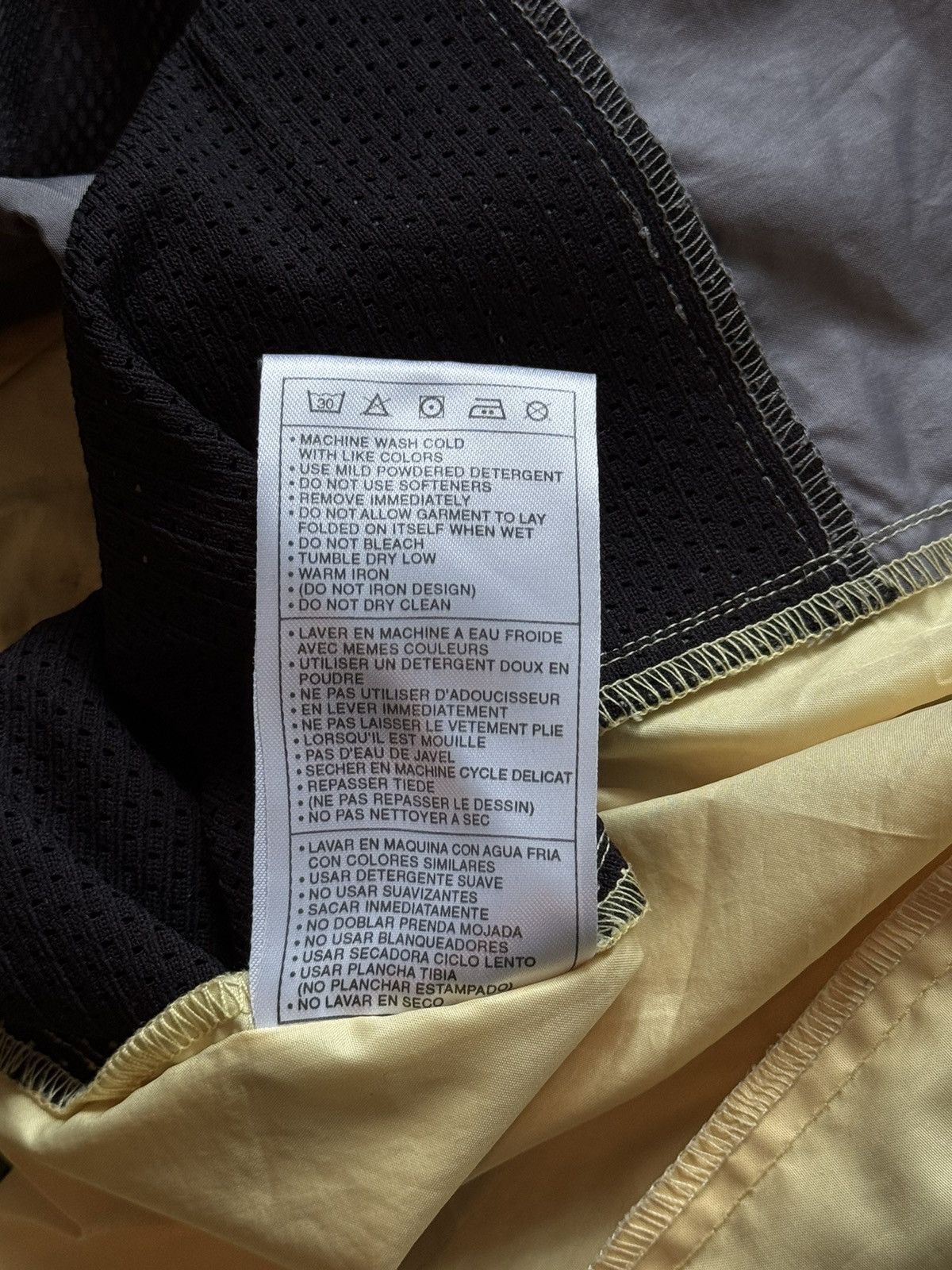 Nike × Vintage Nike 2000s vintage gorpcore style zip vest gilet Y2K Size US M / EU 48-50 / 2 - 9 Thumbnail