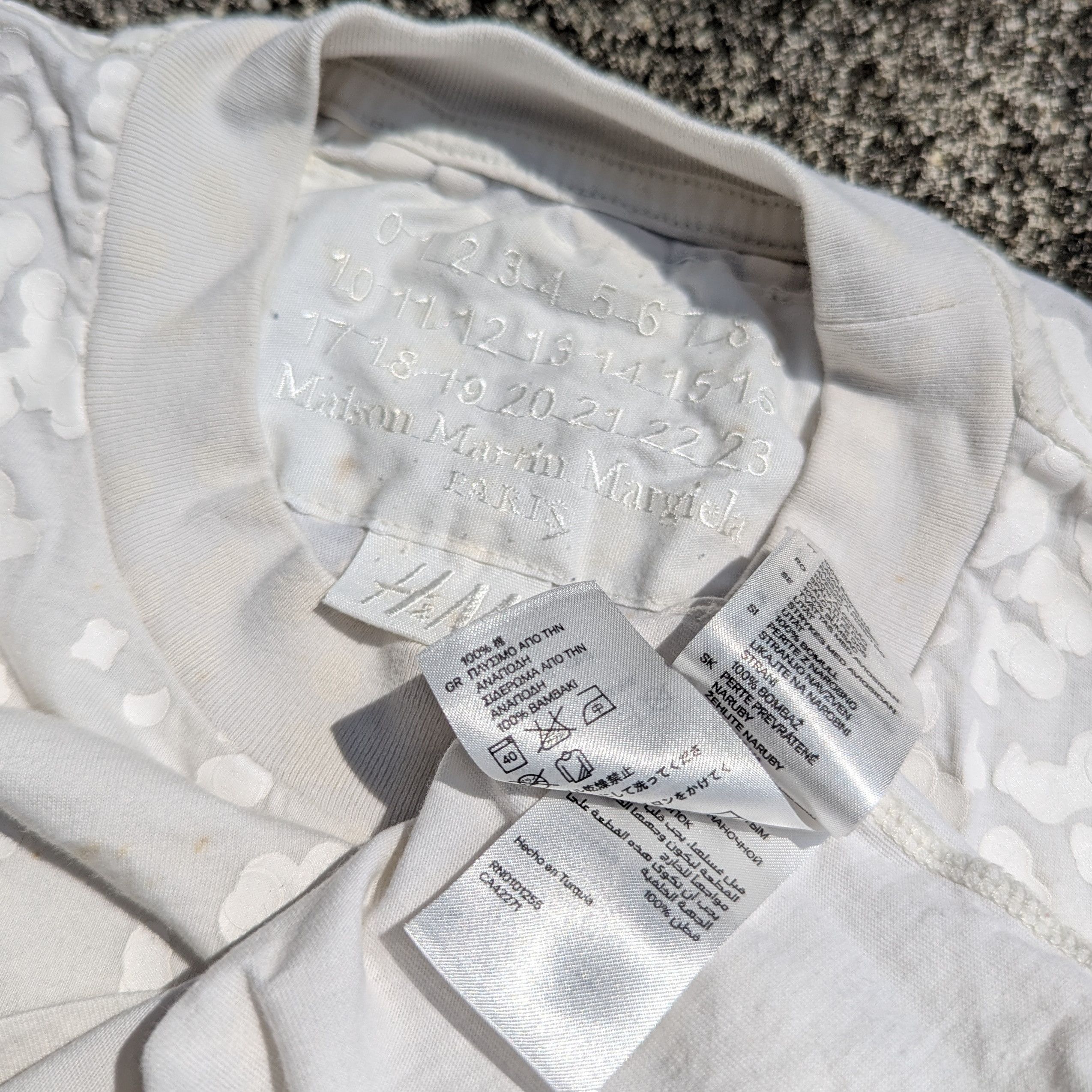 H&M × Maison Margiela Maison Margiela H&M Confetti Dots Tee Size US S / EU 44-46 / 1 - 6 Thumbnail