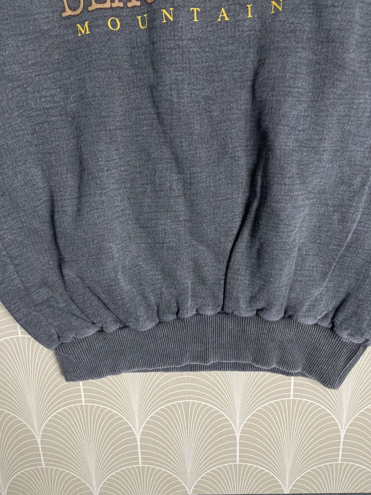 Vintage 90s CANADIAN CLASSIC BLACKCOMB MOUNTAIN CREWNECK Size US L / EU 52-54 / 3 - 6 Thumbnail