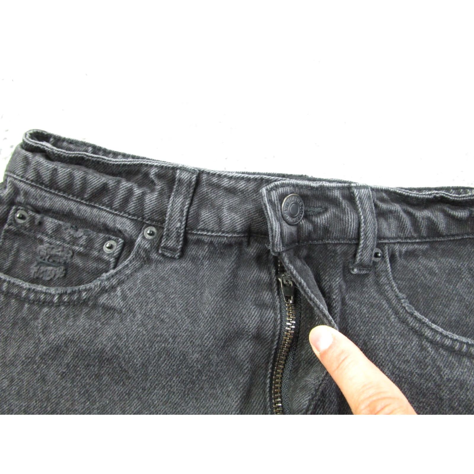 Forever 21 FOREVER 21 Gothic Mini Skirt Womens M Black Denim Short Skirt Gothic Theme Vintage Wash Fringe Casual Party/Cocktail Womens M Black Size 32" / US 10 / IT 46 - 4 Thumbnail