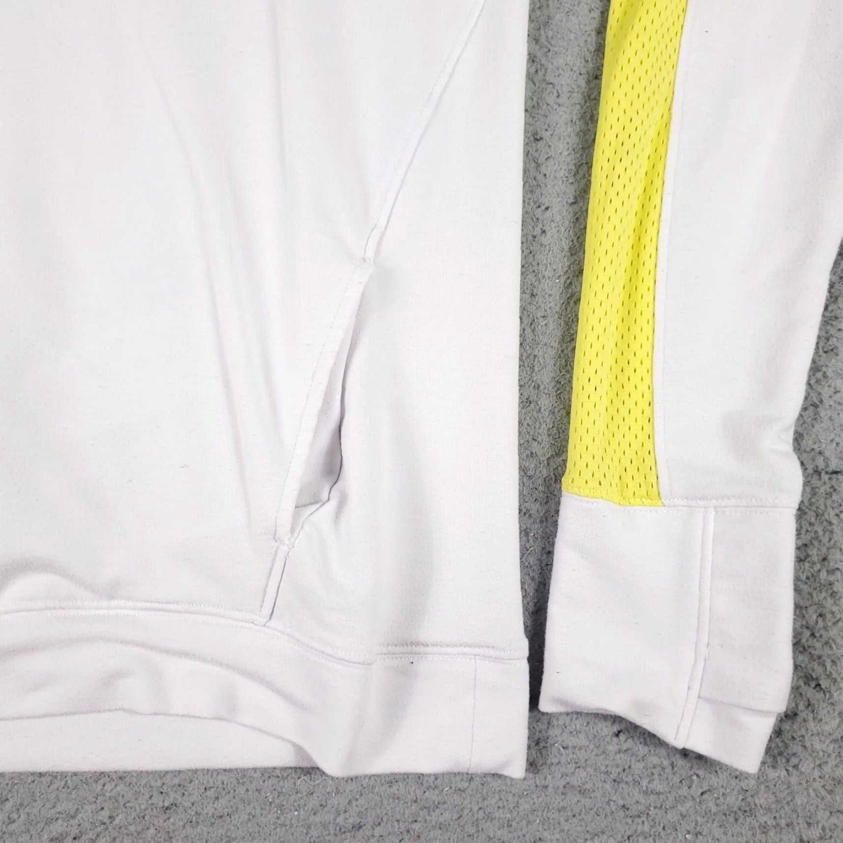 Under Armour Under Armour Sweatshirt Women's Small White Pullover Knit Hoodie Pockets Logo All Seasons Regular Size S / US 4 / IT 40 - 5 Thumbnail