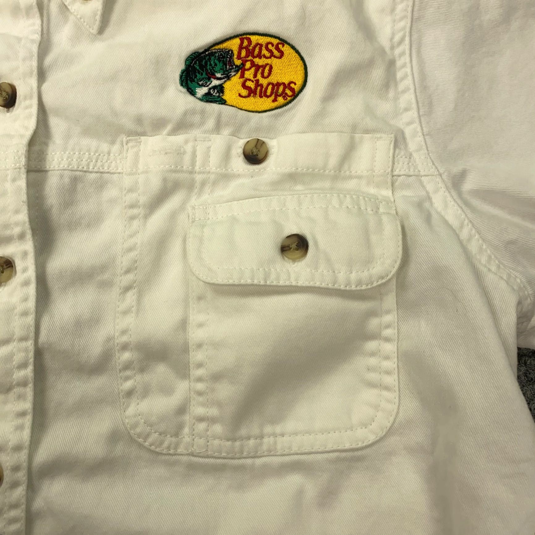 Bass Pro Shops Bass Pro Shops Shirt Womens Large White Embroidered Button-Up Pockets Shirt Ladies Large White Embroidered Button-Up Pockets Size L / US 10 / IT 46 - 3 Thumbnail
