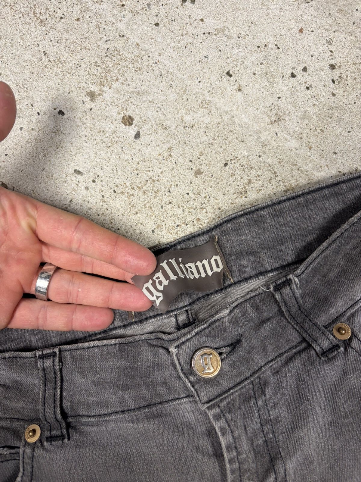 John Galliano 2000s John Galliano Grey Jeans Denim Pants Studs Rhinestones Size 30" / US 8 / IT 44 - 9 Thumbnail