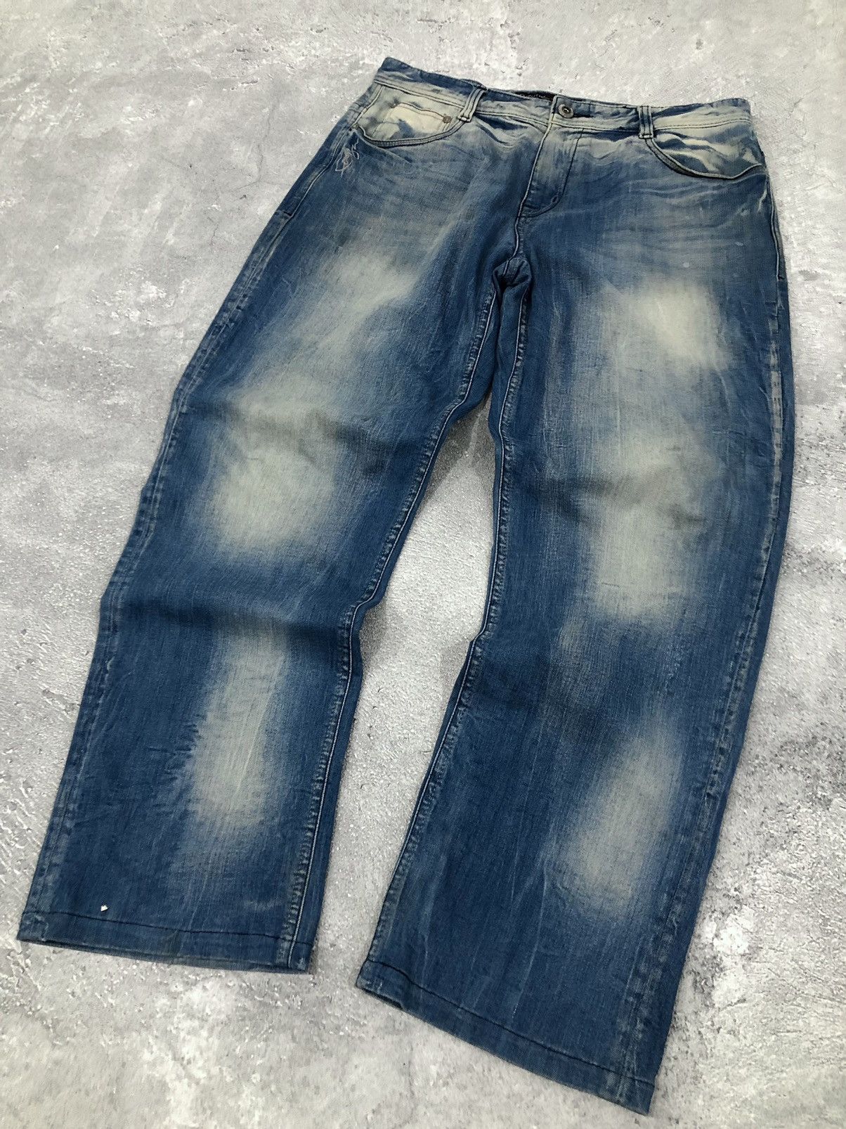 If Six Was Nine × Japanese Brand × Le Grande Bleu (L.G.B.) 2000s Fubu Baggy Faded Dyed Denim Pants Size US 34 / EU 50 - 2 Thumbnail