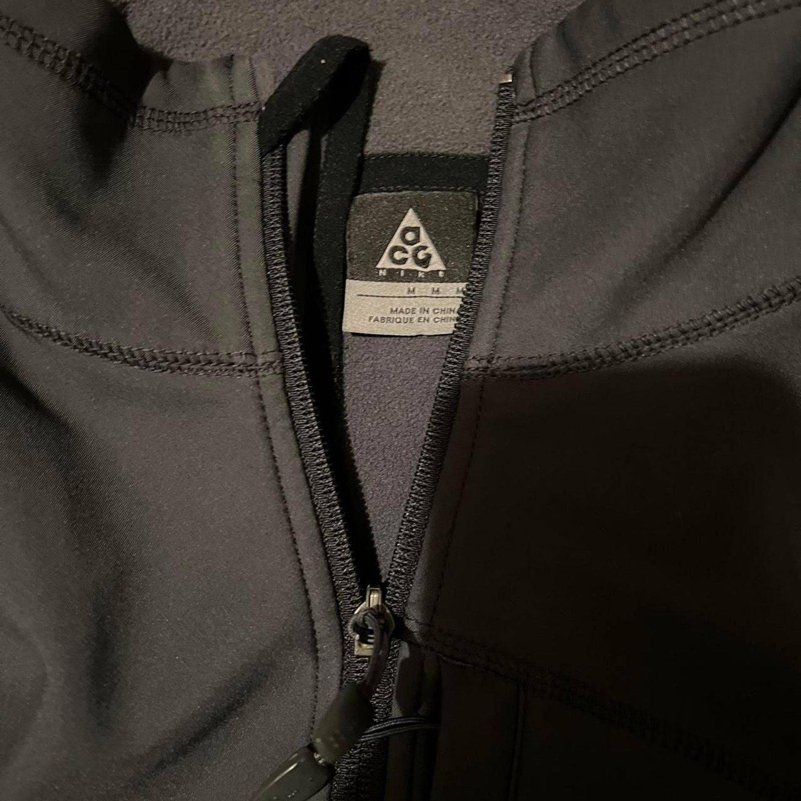 Nike ACG Nike ACG dark gray black soft shell jacket size medium gorp Size US M / EU 48-50 / 2 - 3 Thumbnail