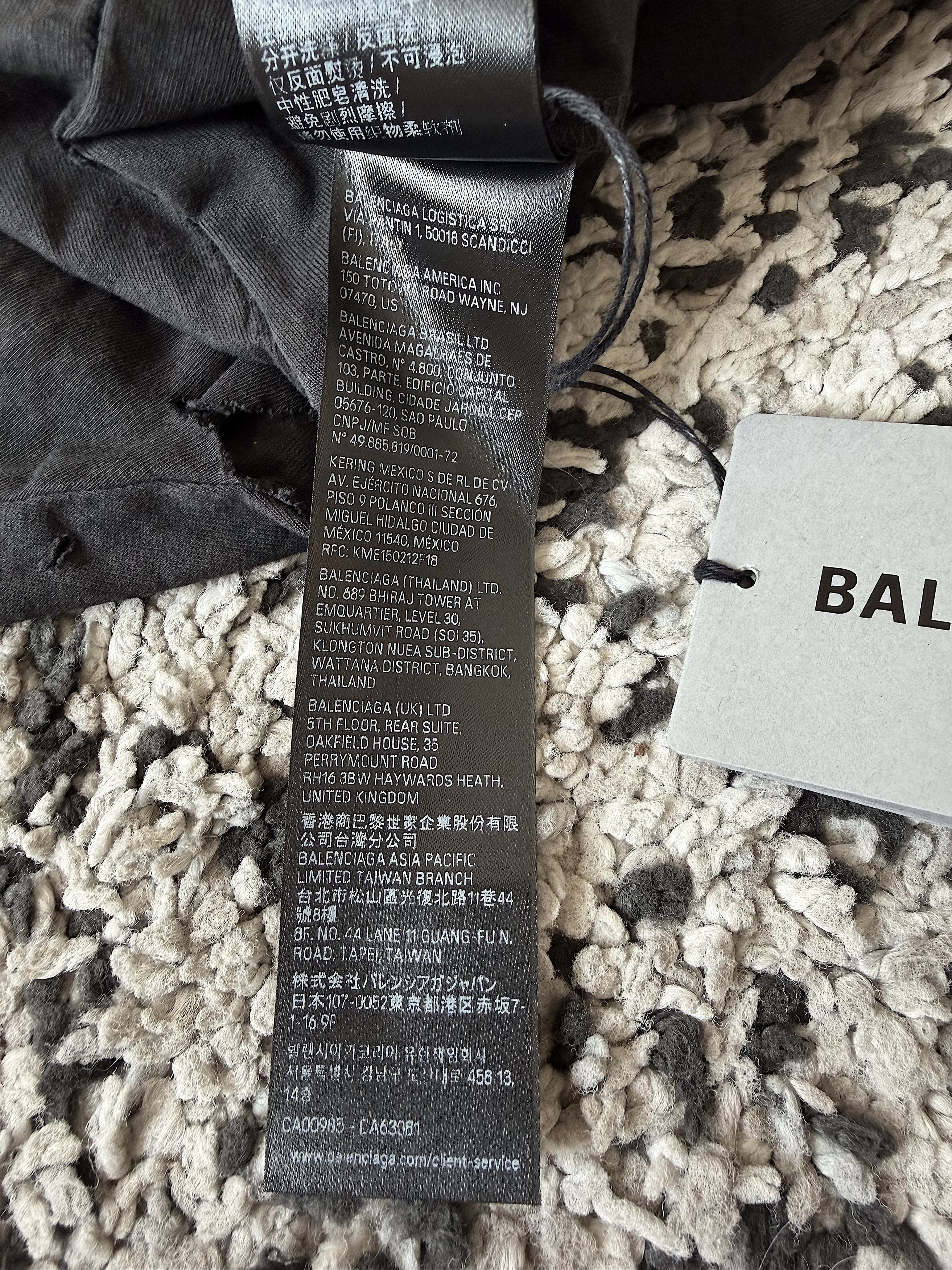 Balenciaga New Fall 25 Destroyed Emo Boxy T-Shirt (L) Size US L / EU 52-54 / 3 - 17 Thumbnail