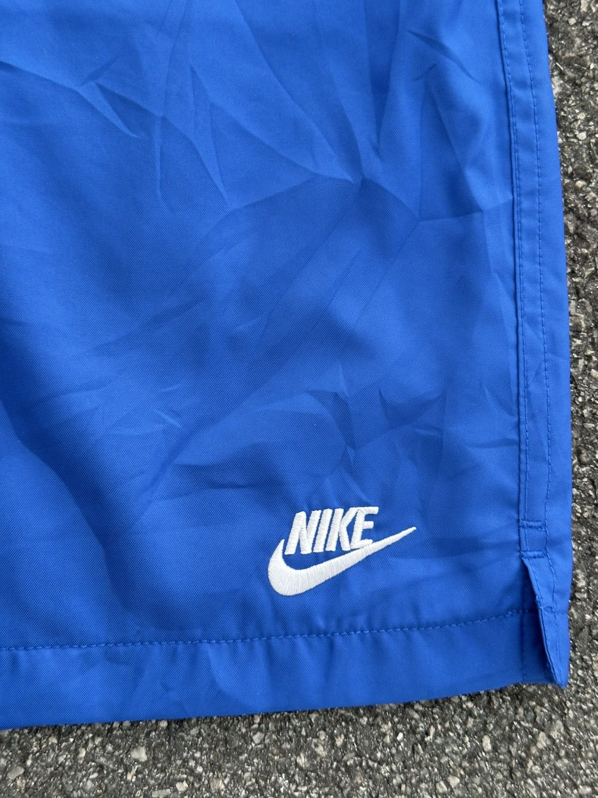 Nike Nike Club Men's Woven Flow Shorts in Game Royal blue. Size US 30 / EU 46 - 6 Thumbnail