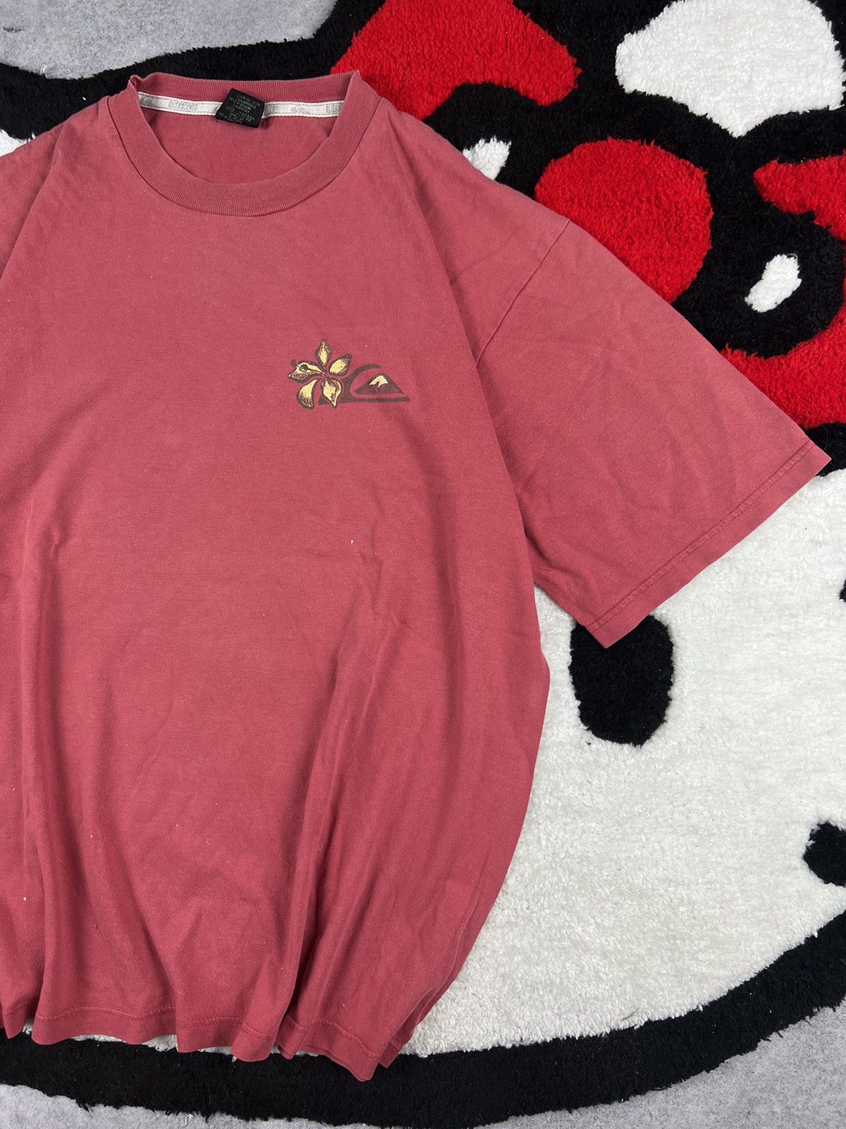 Quiksilver Vintage Quiksilver Surf Sun Faded 90s Flowers Y2K Tee Shirt Size US M / EU 48-50 / 2 - 7 Thumbnail