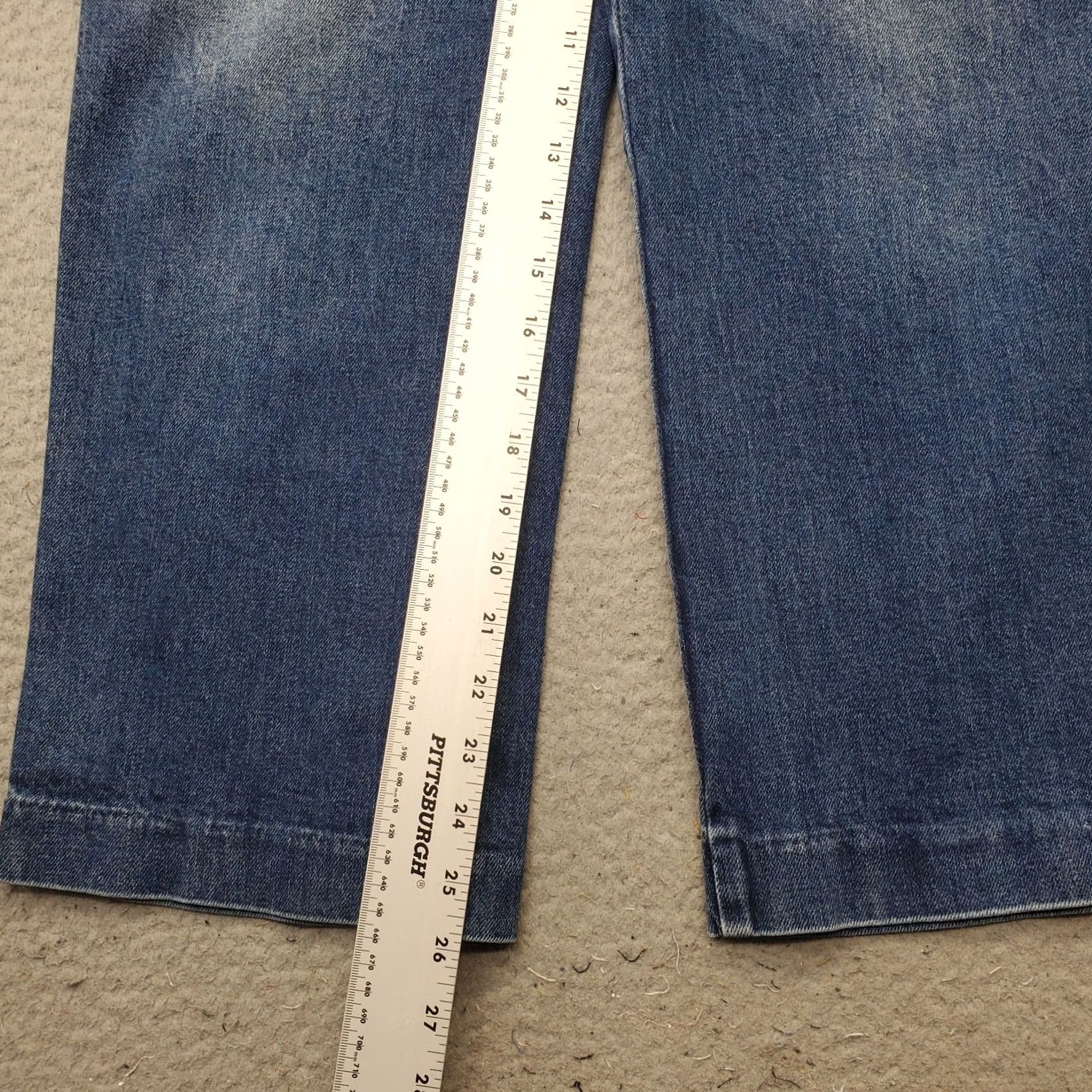Old Navy Old Navy Jeans Womens 12 Blue Denim Stretch Cropped Medium Wash 5-Pocket Regular Fit Size: Womens 12 Blue Denim Stretch Cropped Medium Wash Size 34" / US 12 / IT 48 - 4 Thumbnail