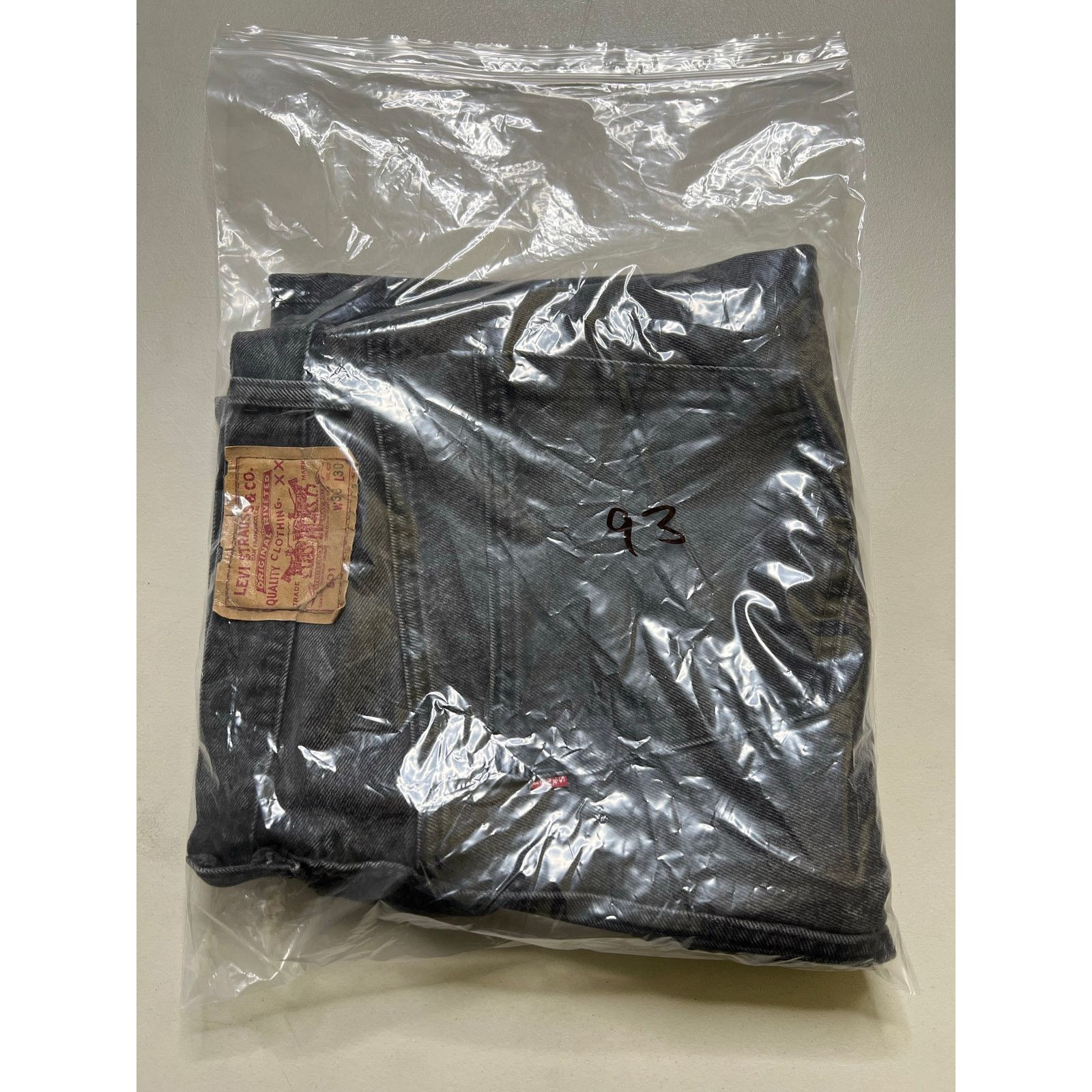 Levi's Vintage Levis 501 Jeans Button Fly Size 38x30 Black 90s USA Size US 38 / EU 54 - 13 Thumbnail