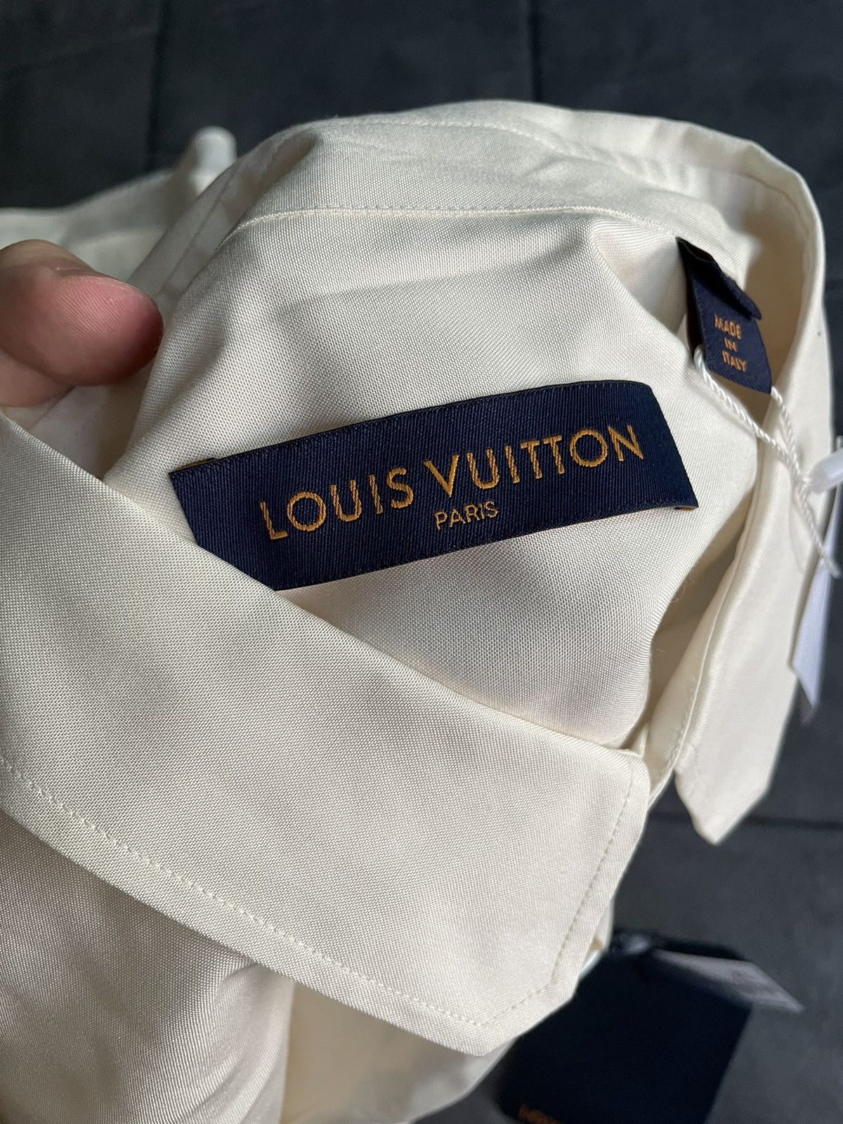 Louis Vuitton Louis Vuitton Plain Rainbow Beige Monogram Shirt Size US XL / EU 56 / 4 - 8 Thumbnail