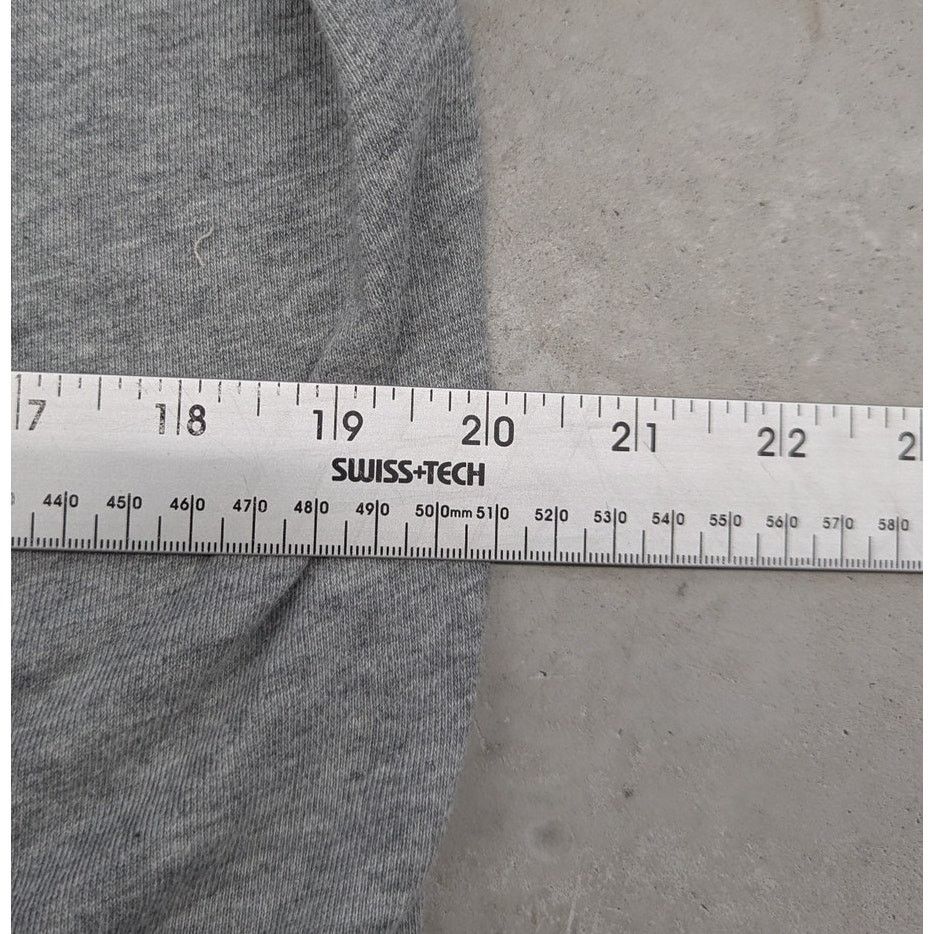 Kaws × Original Fake × Uniqlo Kaws x Sesame Street x Uniqlo Gray Group photo hoodie Size US M / EU 48-50 / 2 - 5 Thumbnail