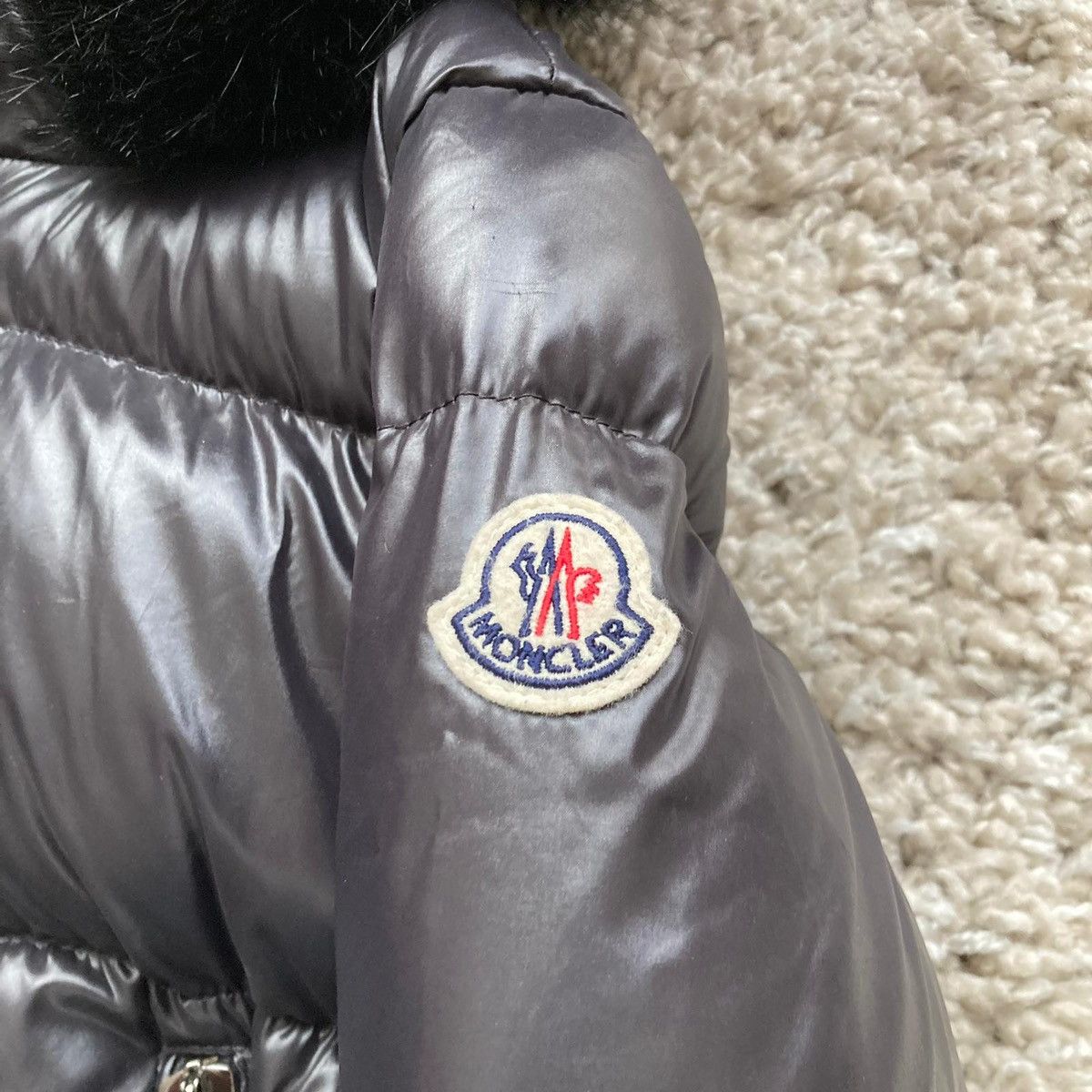 Moncler moncler ‘LAICHE’ down jacket with fur hood black size 0 Size XS / US 0-2 / IT 36-38 - 2 Thumbnail