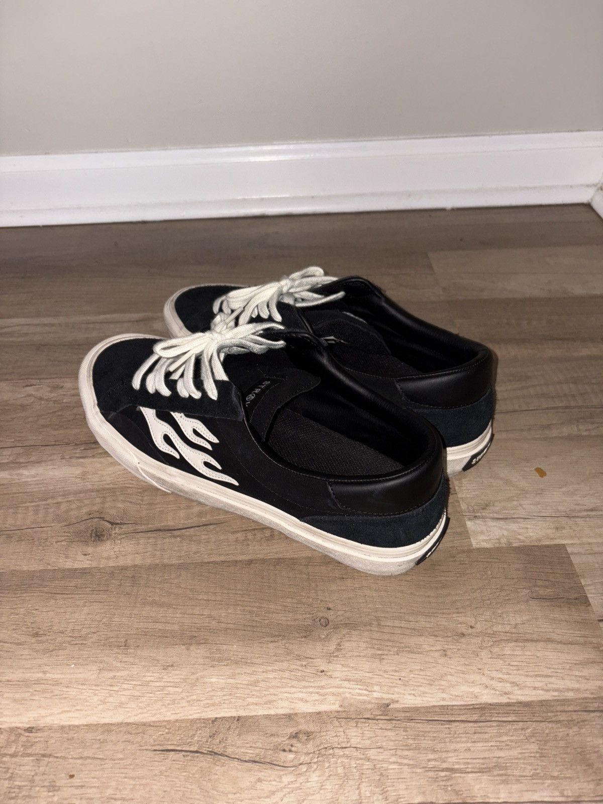 STRAYE Straye Low Top Sneakers Size US 13 / EU 46 - 2 Thumbnail