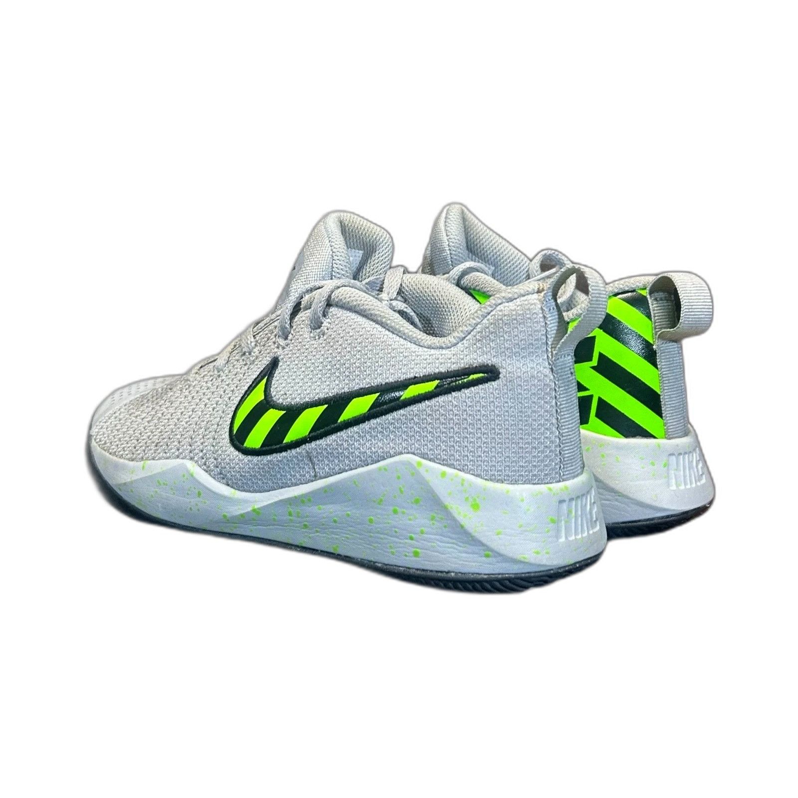 Nike Nike Team Hustle Quick 2 Sport Basketball Shoes Boys Youth S Size US XXS / EU 40 - 7 Thumbnail