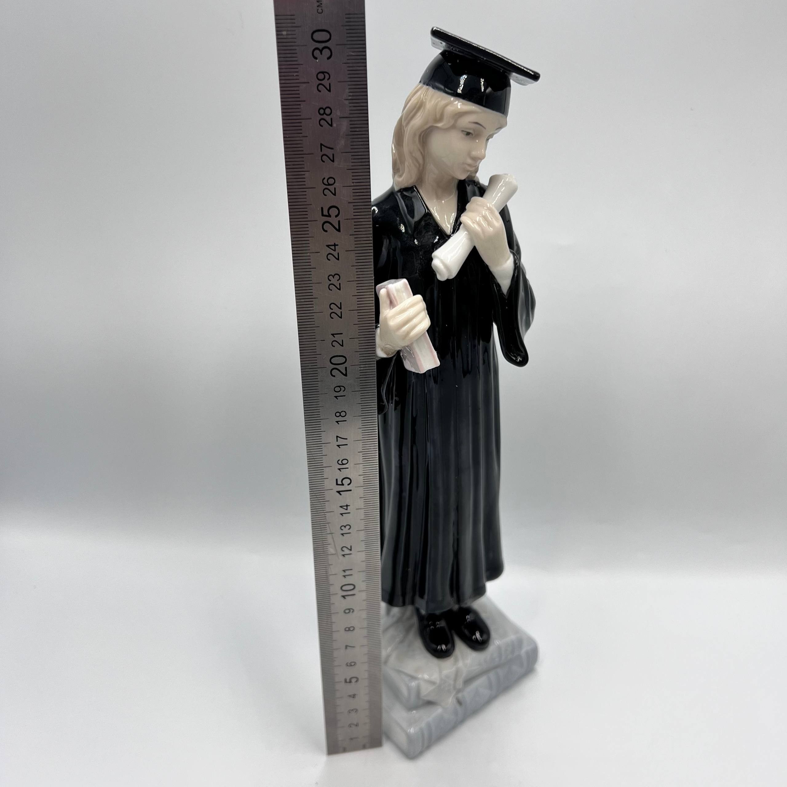 Vintage Vintage Pavone Porcelain Figurine Statue Graduation Girl Size ONE SIZE - 2 Thumbnail