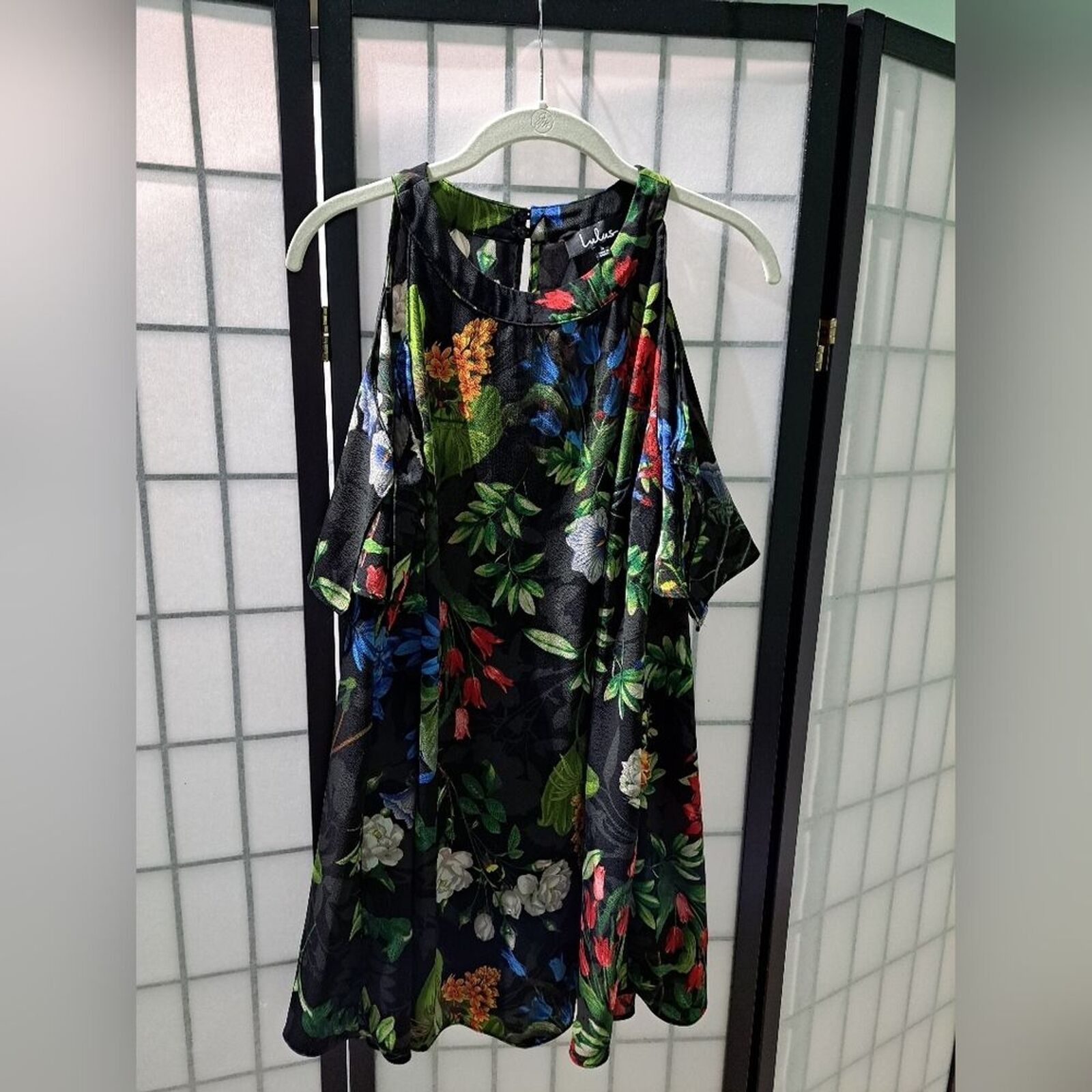 Other Lulu's colorful floral 'cold-shoulder' black blouse top sz S Size S / US 4 / IT 40 - 4 Thumbnail