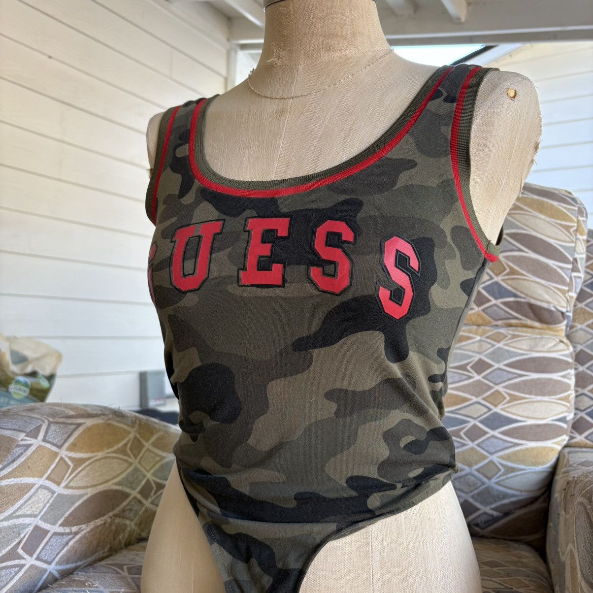 Guess GUESS camo bodysuit with red lettering Size M / US 6-8 / IT 42-44 - 2 Thumbnail