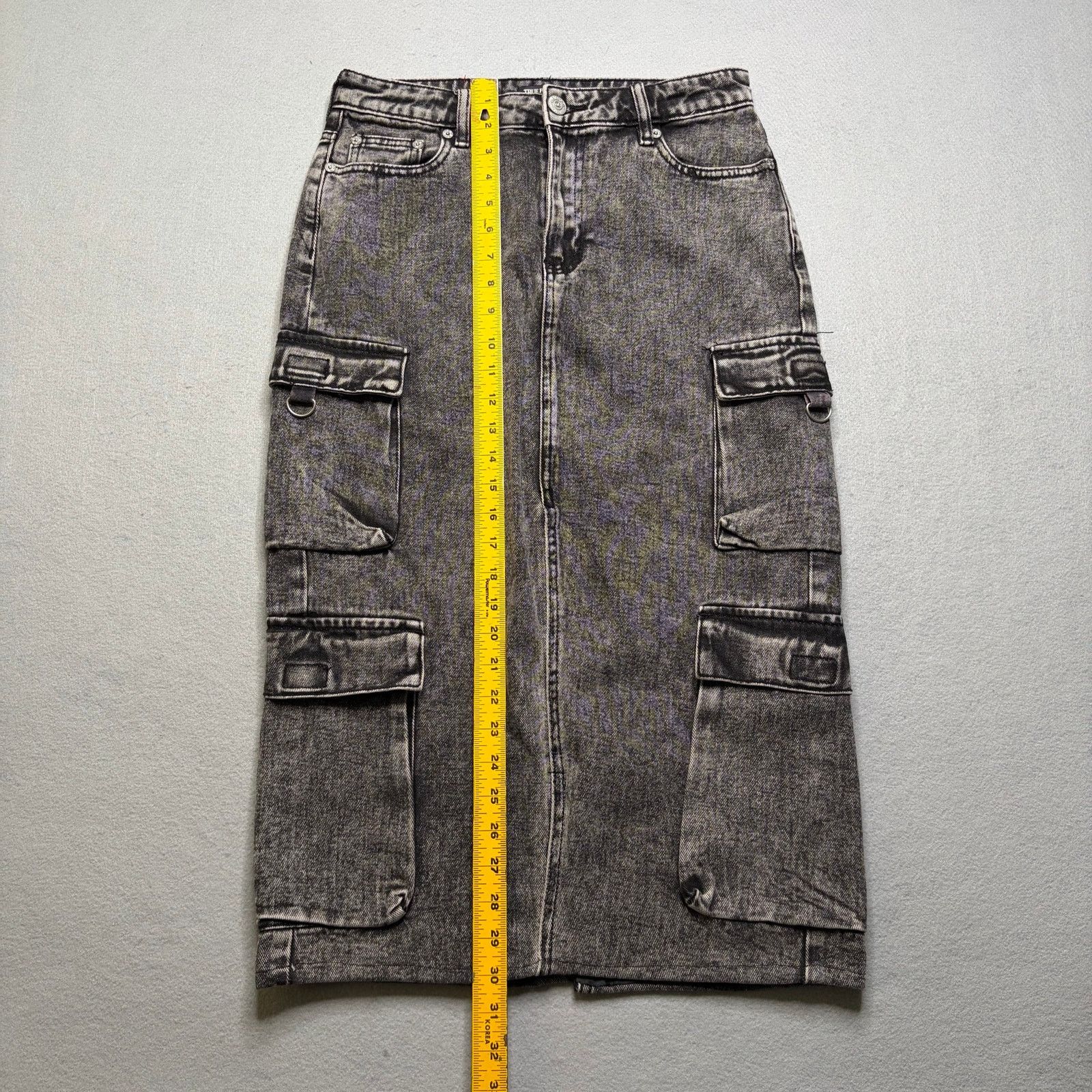True Religion True Religion Women’s Vintage Cargo Midi Denim Skirt Size 26" / US 2 / IT 38 - 6 Thumbnail