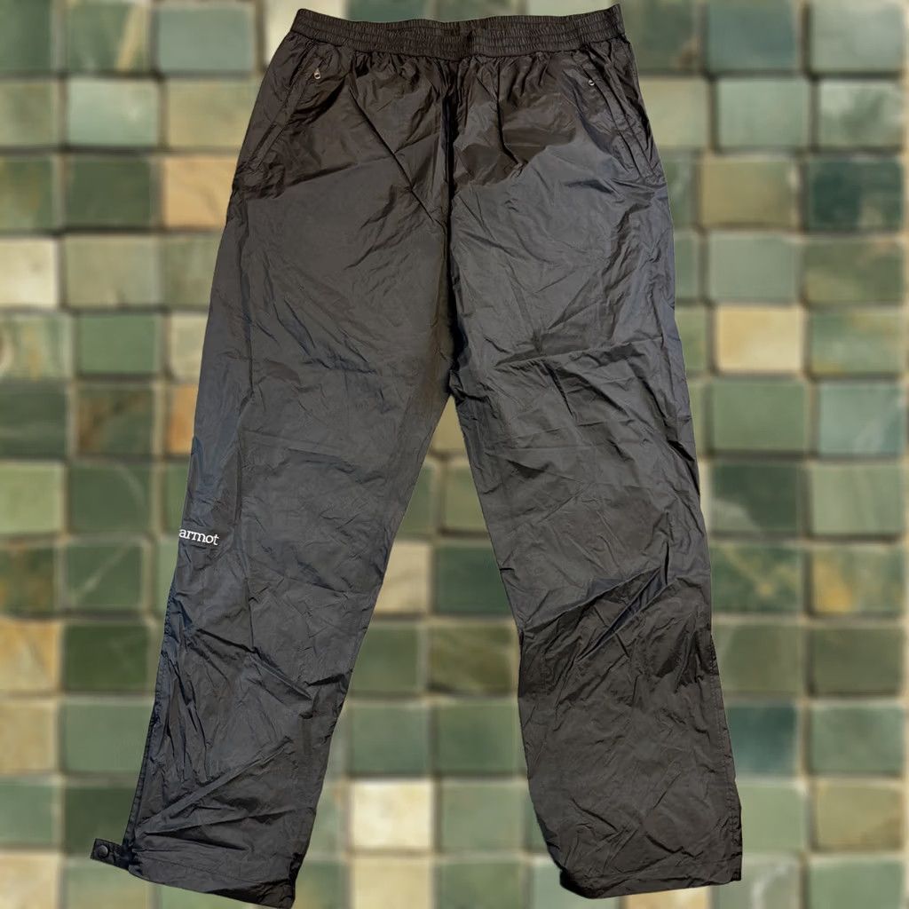 Marmot VINTAGE? No. Marmot Nylon RainPants Elastic Waist Zip Break Away Sides Sz XL Waterproof Pants Mens Black XL Marmot Rain Pants Outdoor Indoor? Size US 36 / EU 52 - 1 Thumbnail