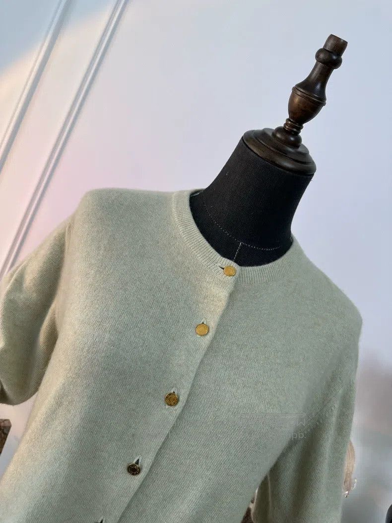Hermes Hermes 1990s Gold-Button Cashmere Knit Sweater - Rose Bean Size L / US 10 / IT 46 - 3 Thumbnail
