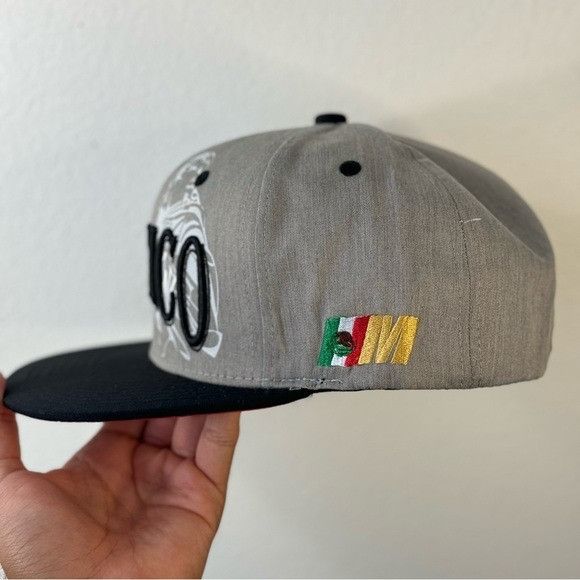 Designer NEW QUE VIVA MEXICO HEATHER GRAY/BLACK FLAT BILL SNAPBACK Size ONE SIZE - 6 Thumbnail