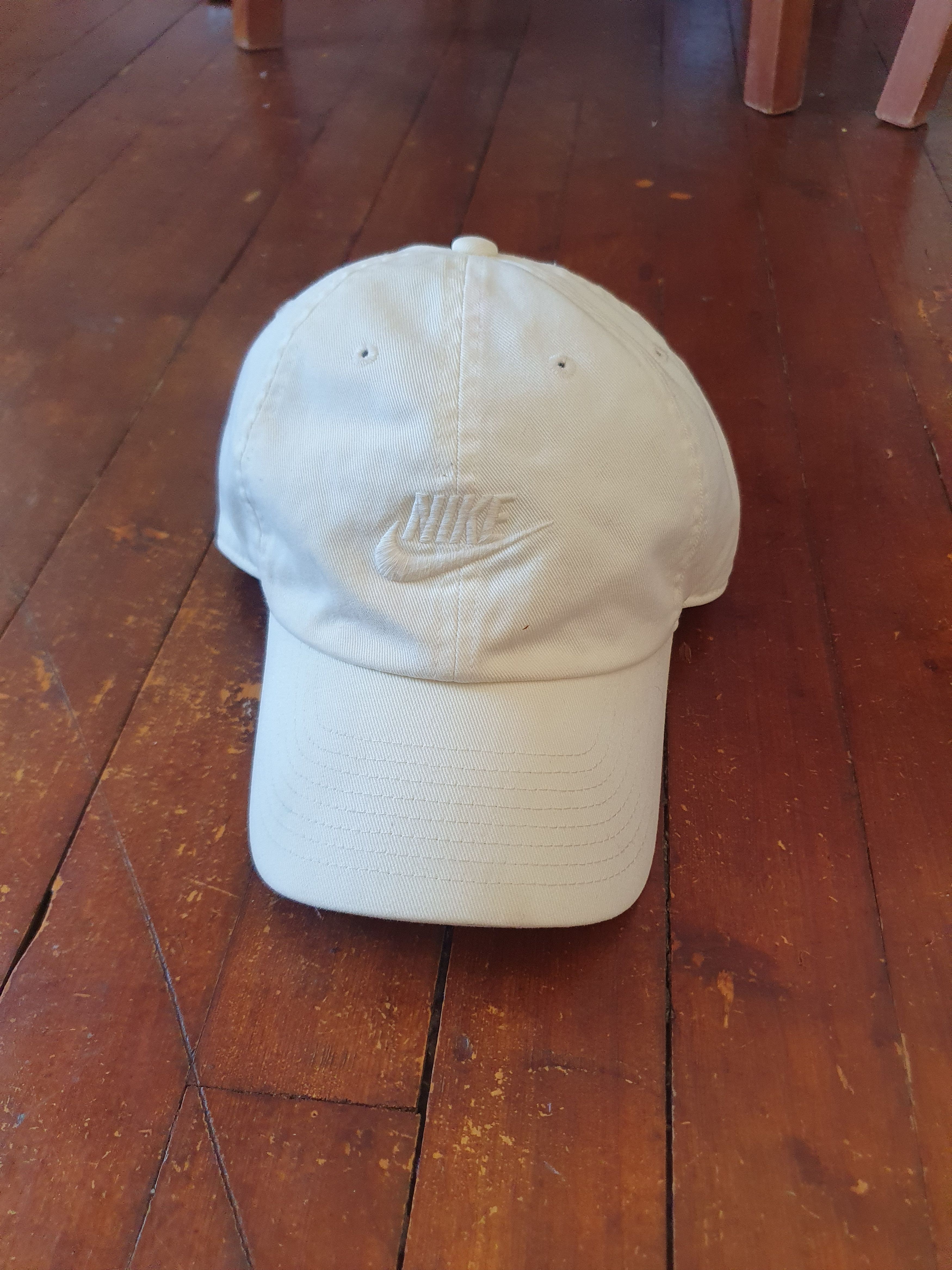 Nike × Vintage Nike Heritage 86 Strapback Embroidered Logo Cap Size ONE SIZE - 1 Thumbnail