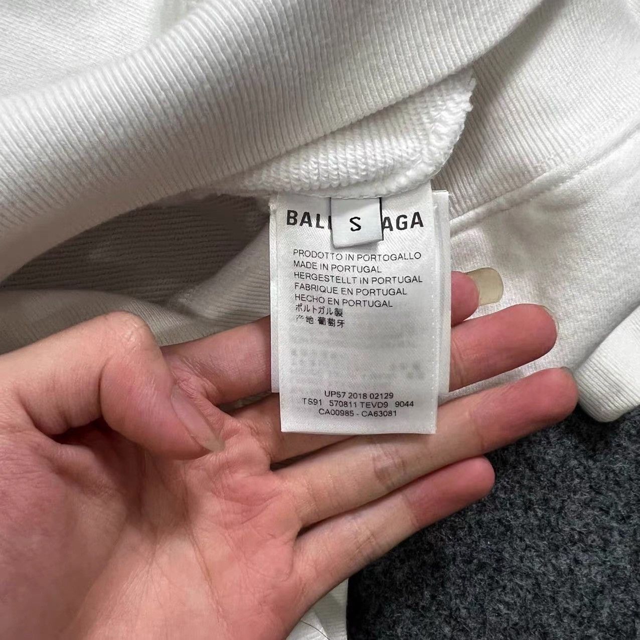 Balenciaga Balenciaga Sweatshirt K28 Size US S / EU 44-46 / 1 - 4 Thumbnail